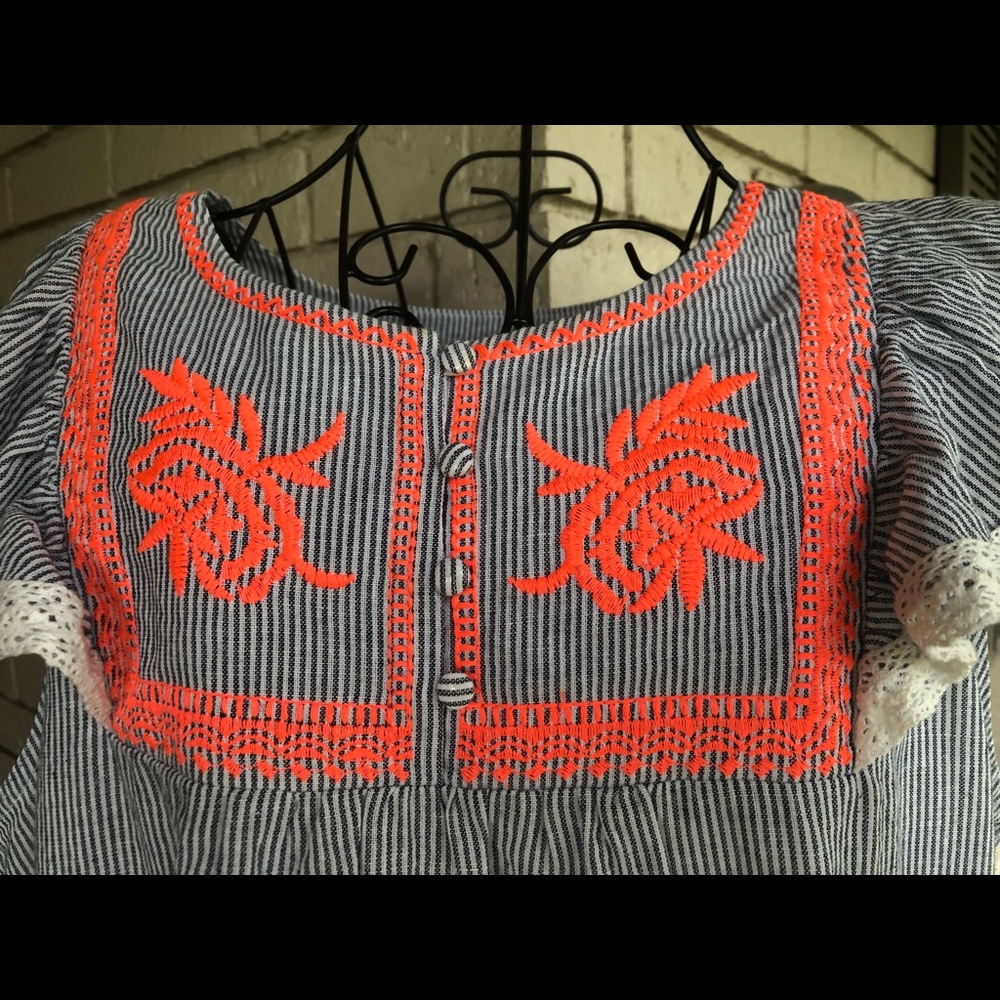 Embroidered Top - Picture 3 of 3